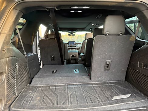 Used 2021 Chevrolet Tahoe LT w/ LT Signature Package image 13