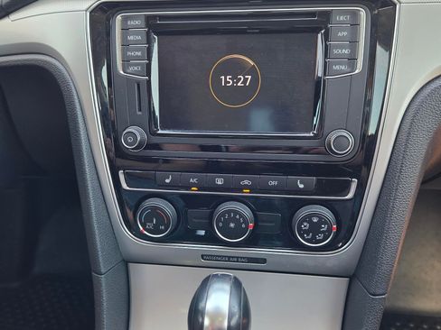 Used 2019 Volkswagen Passat 2.0T Wolfsburg FWD image 22