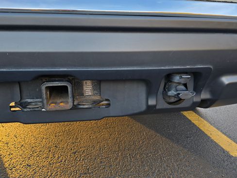 Used 2017 Nissan Pathfinder Platinum w/ Family Entertainment Package image 19