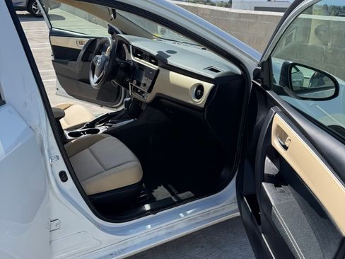 Used 2017 Toyota Corolla LE image 13
