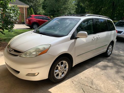 Used 2006 Toyota Sienna XLE Limited image 6