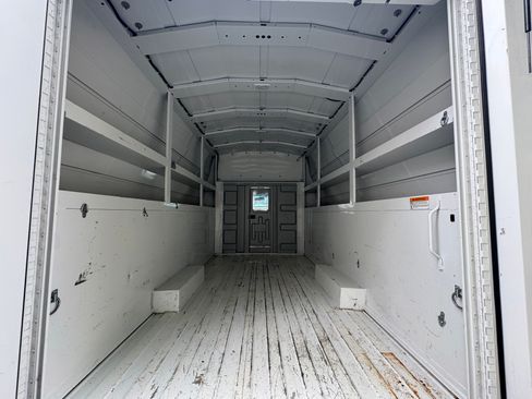 Used 2022 Chevrolet Express 3500 w/ Power Convenience Package image 6