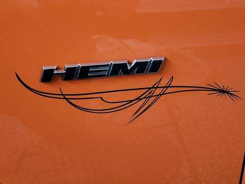 Used 2014 Dodge Challenger R/T image 18