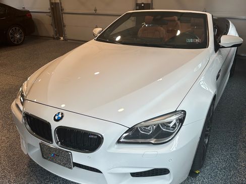 Used 2018 BMW M6 Convertible image 2