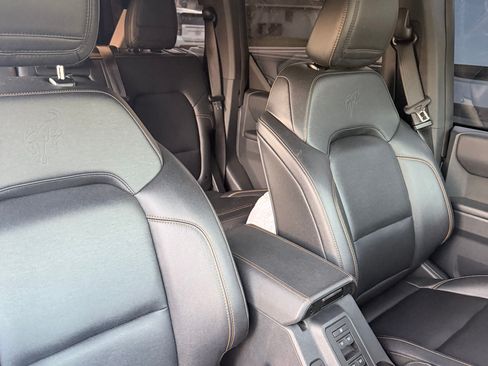 Used 2024 Ford Bronco Badlands w/ Sasquatch Package image 9