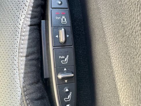 Used 2011 Mercedes-Benz E 550 Sedan image 18