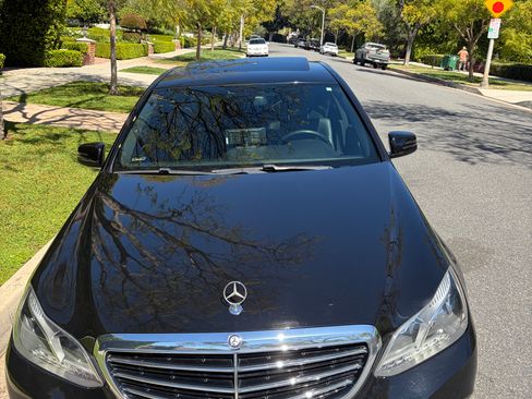 Used 2014 Mercedes-Benz E 350 E 350 4MATIC Sedan 4D image 2