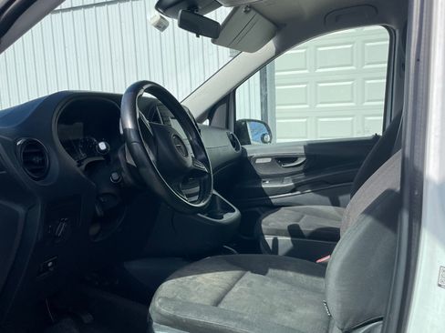 Used 2016 Mercedes-Benz Metris image 11