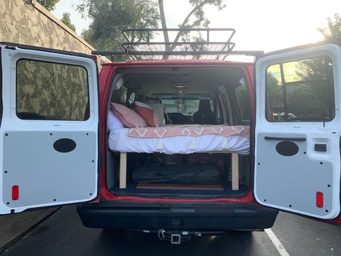 Used 2011 Ford E-150 and Econoline 150 Wagon RWD image 14