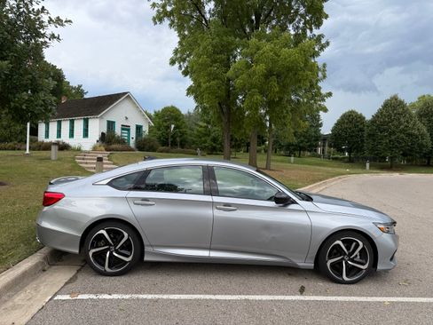 Used 2022 Honda Accord Sport image 5