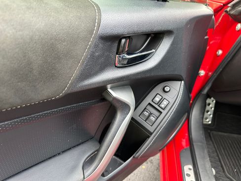 Used 2017 Toyota 86 RWD image 12