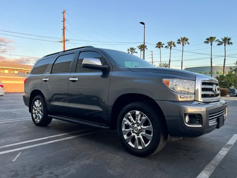 Used 2014 Toyota Sequoia Limited image 6