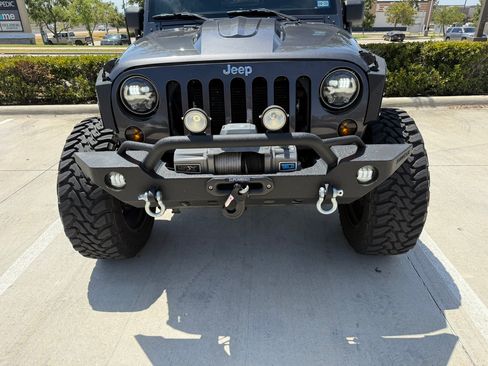 Used 2017 Jeep Wrangler Unlimited Sport w/ Connectivity Group AWD/4WD image 9