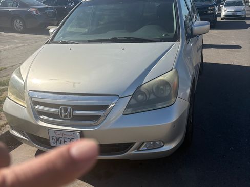 Used 2005 Honda Odyssey Touring image 2