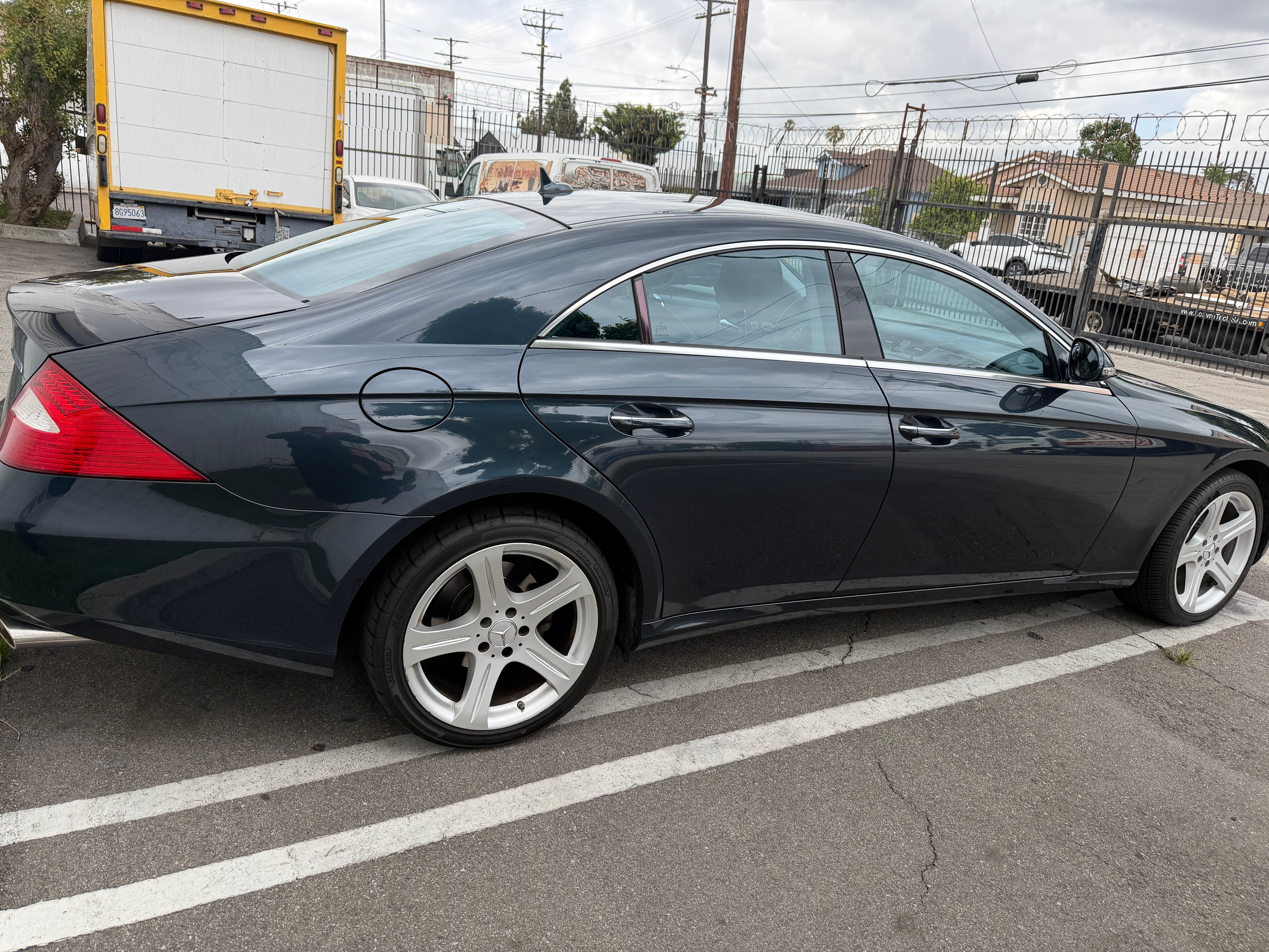 Used 2007 Mercedes-Benz CLS 550 image 8