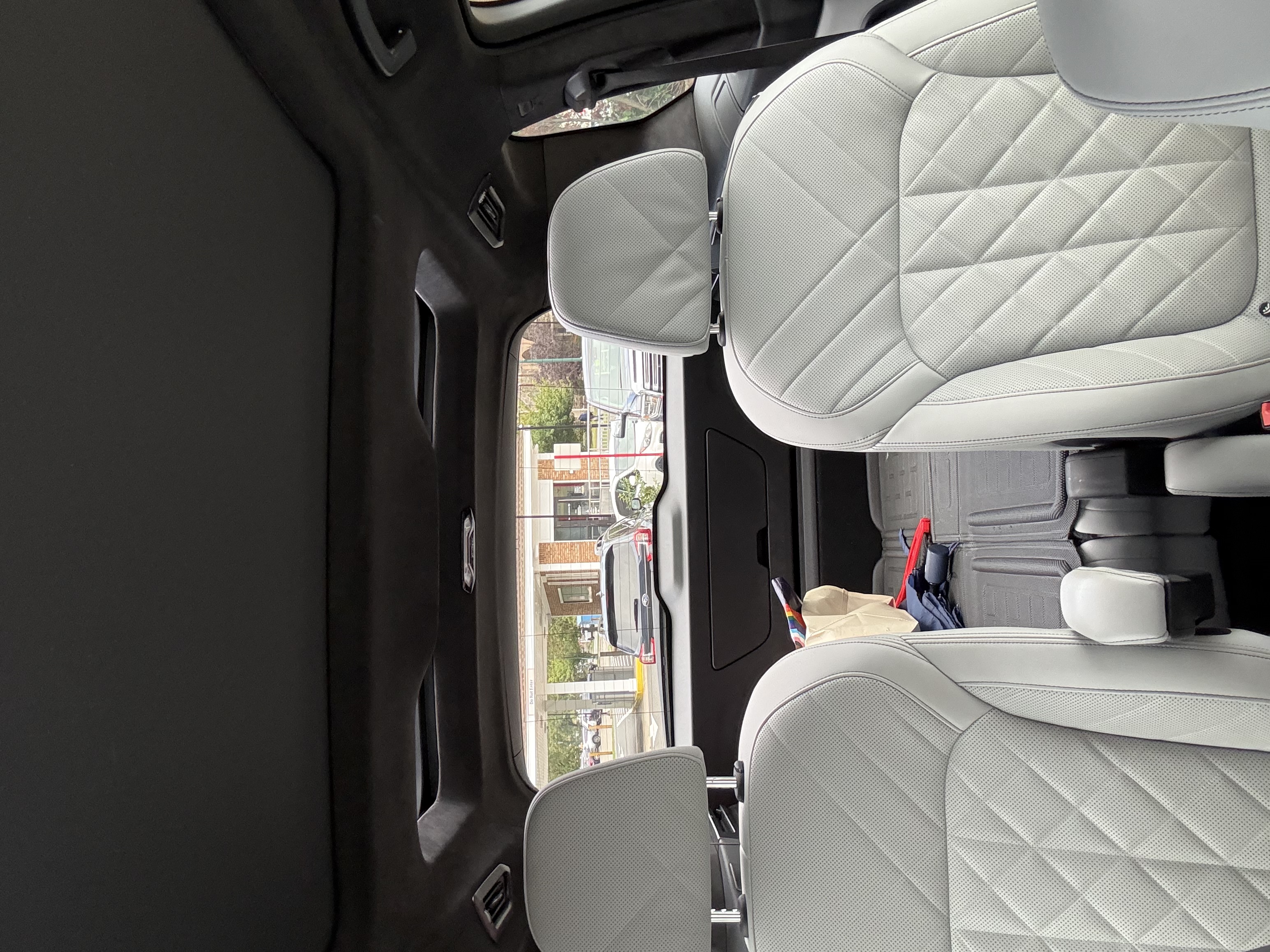 Used 2023 BMW X7 xDrive40i w/ M Sport Package AWD/4WD image 16