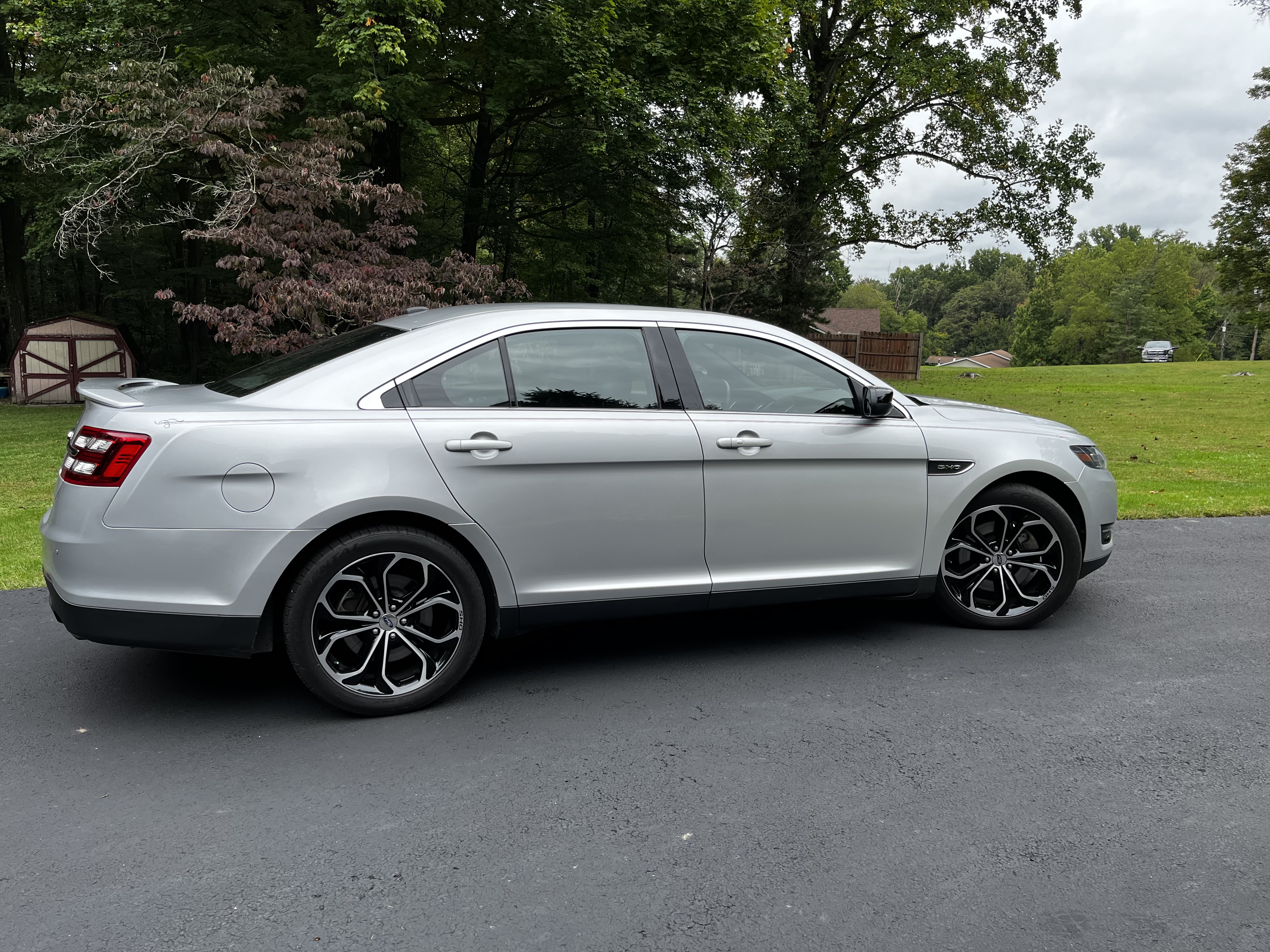 Used 2015 Ford Taurus SHO w/ Equipment Group 401A AWD/4WD image 4
