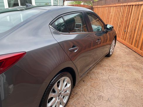 Used 2014 MAZDA MAZDA3 s Grand Touring w/ Technology Package FWD image 4