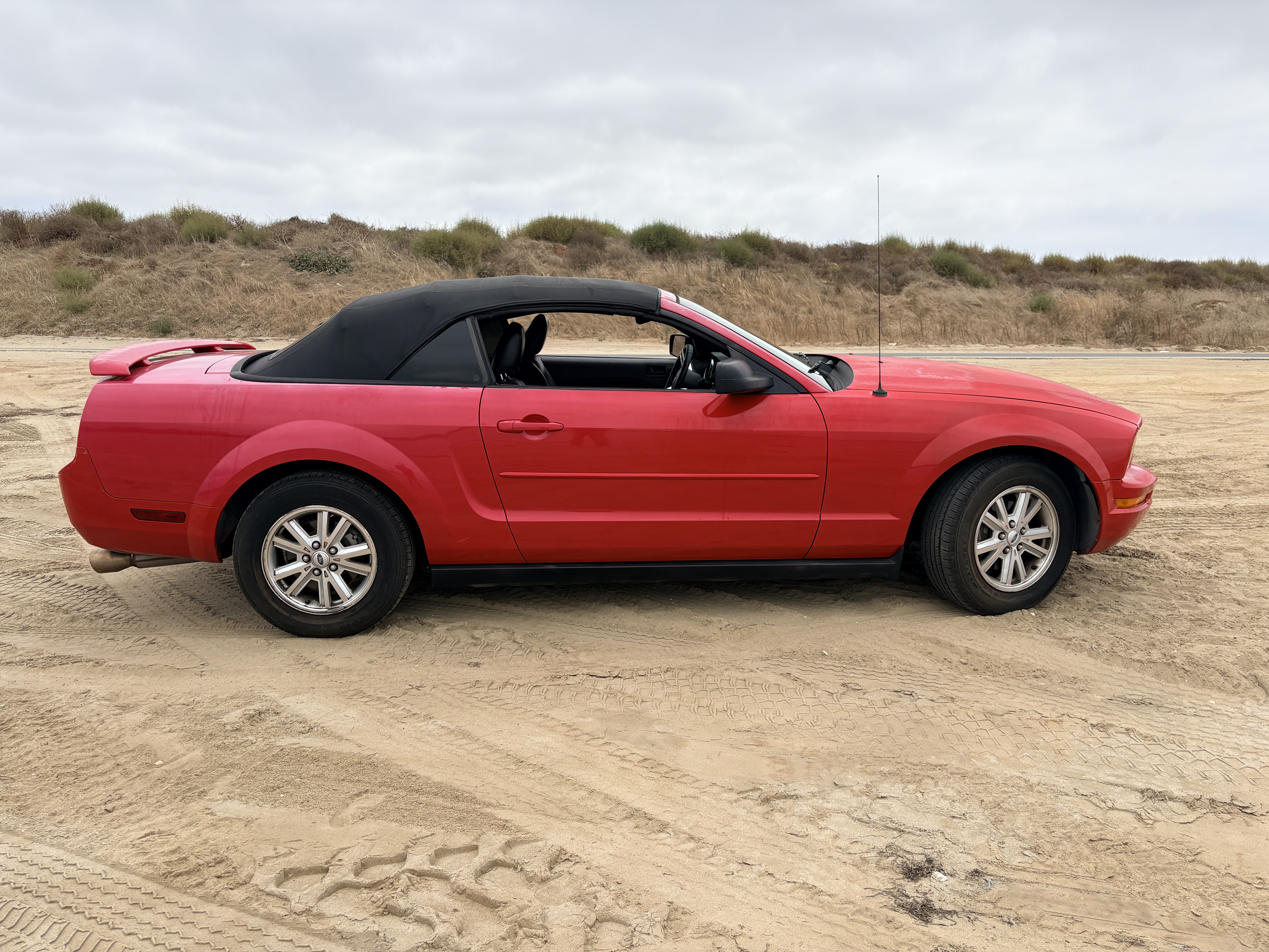 Used 2006 Ford Mustang Convertible RWD image 6