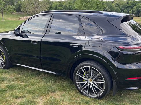 Used 2019 Porsche Cayenne E-Hybrid AWD/4WD image 5