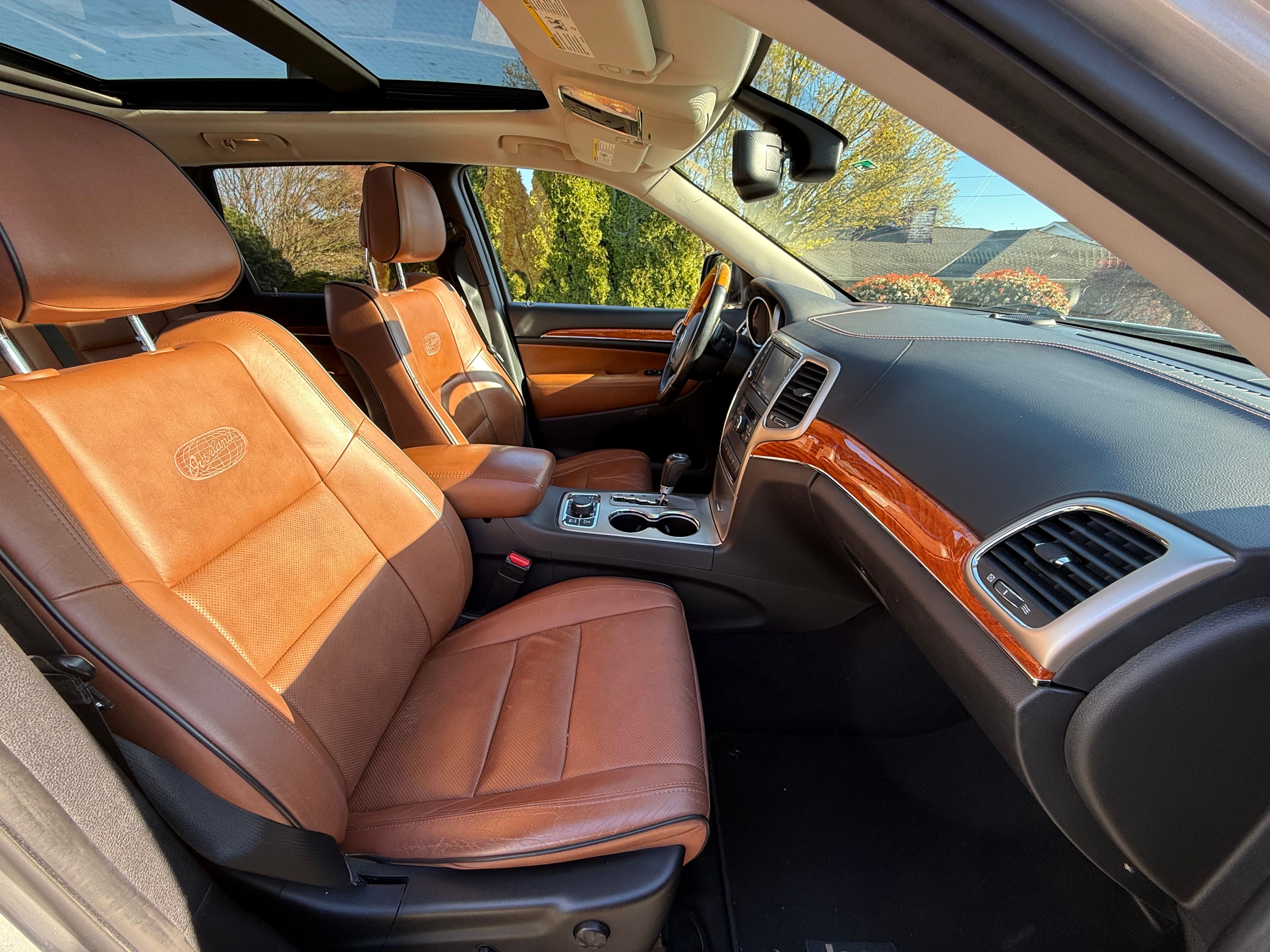 Used 2013 Jeep Grand Cherokee Overland AWD/4WD image 8