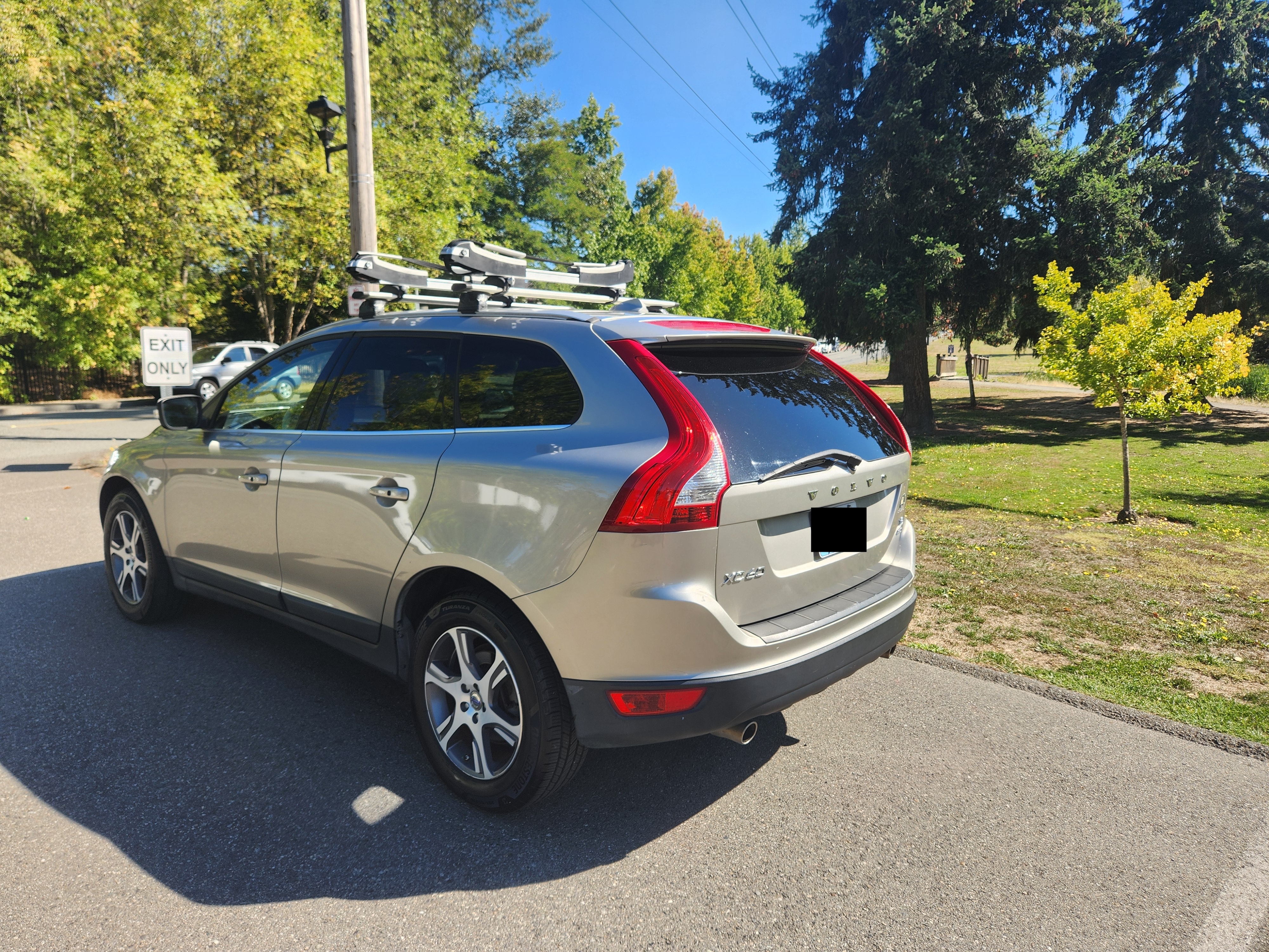 Used 2013 Volvo XC60 T6 AWD/4WD image 2