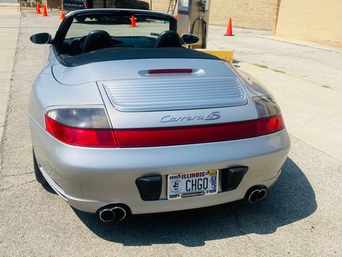 Used 2004 Porsche 911 Carrera 4S AWD/4WD image 2