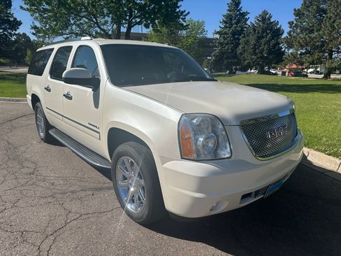 Used 2012 GMC Yukon XL Denali AWD/4WD image 10