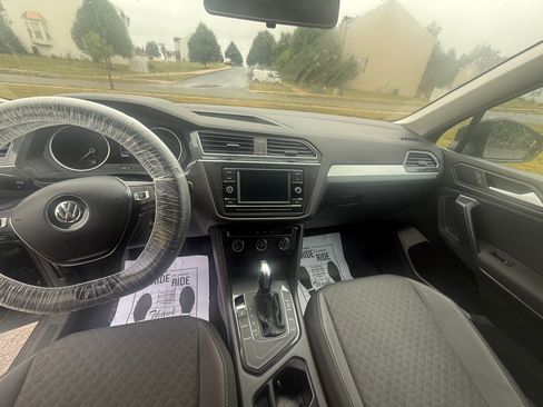 Used 2021 Volkswagen Tiguan S FWD image 9