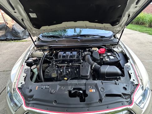 Used 2017 Ford Taurus SEL w/ Equipment Group 201A FWD image 8