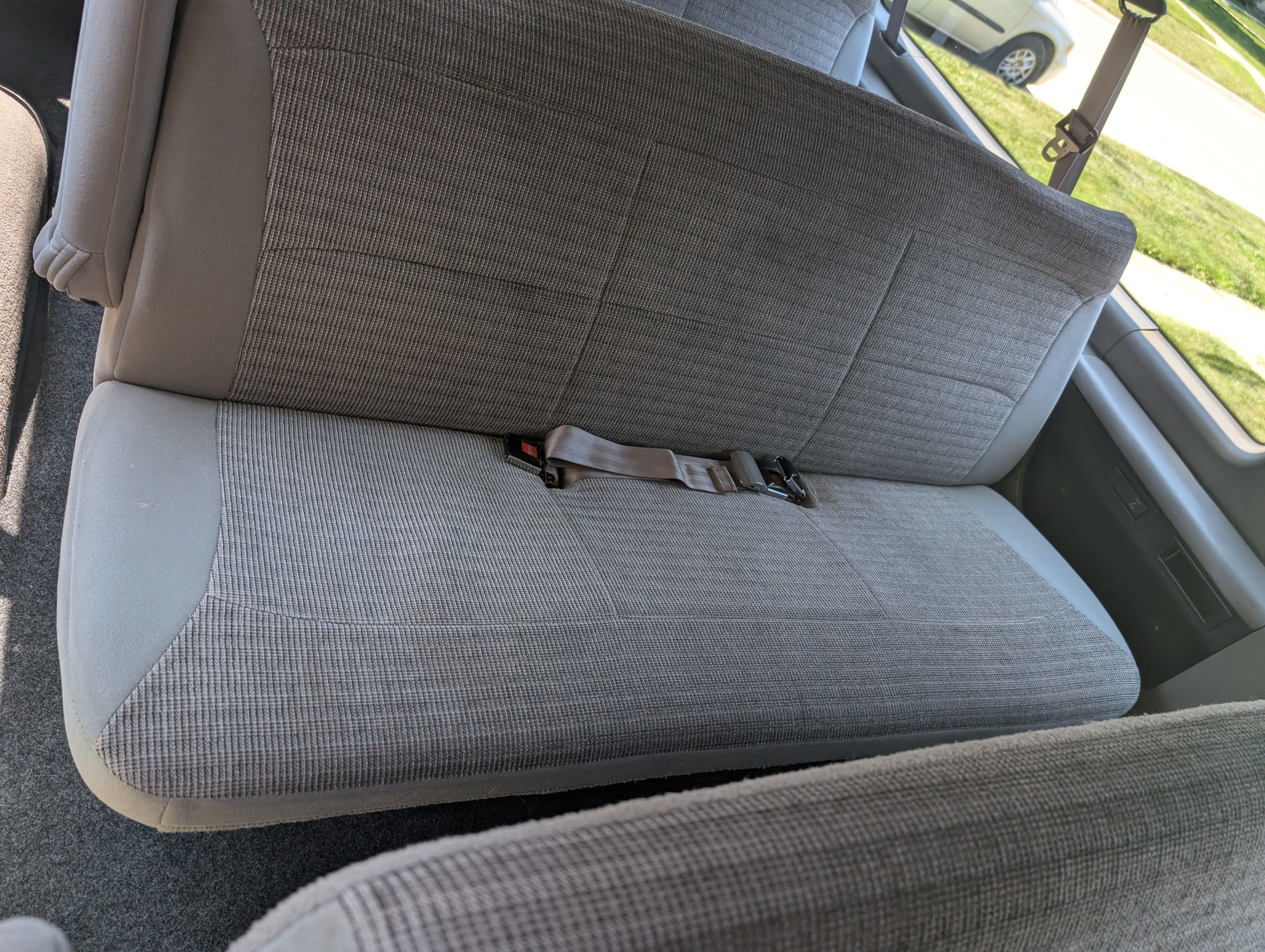 Used 2000 Ford E-350 and Econoline 350 Club Wagon RWD image 19