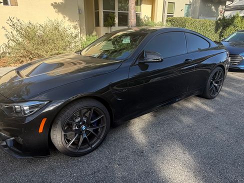 Used 2019 BMW M4 CS RWD image 2