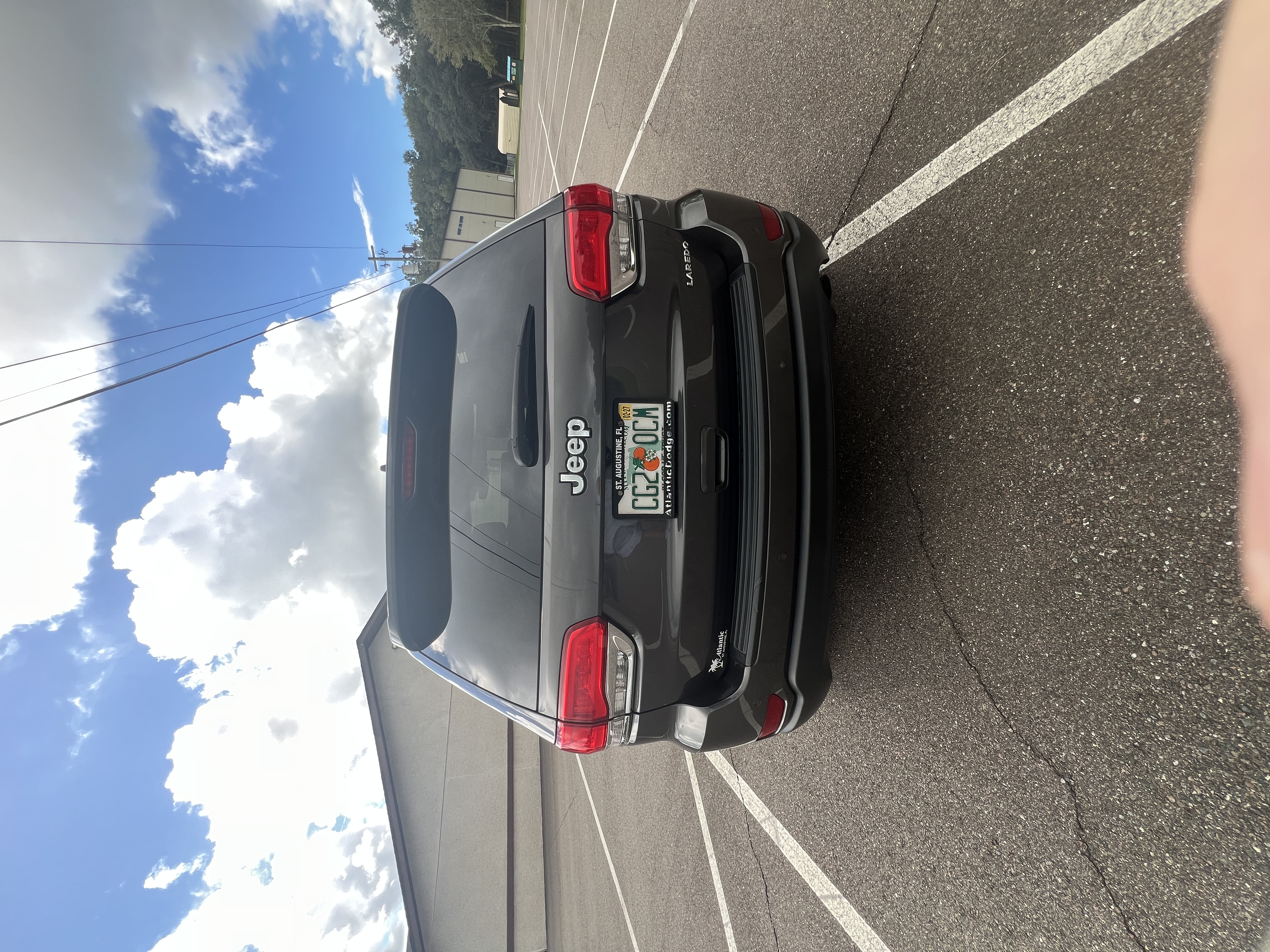 Used 2018 Jeep Grand Cherokee Laredo RWD image 5