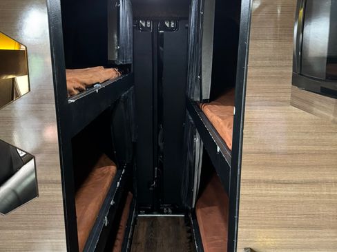 Used 2014 Mercedes-Benz Sprinter 3500 image 18