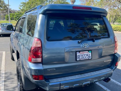 Used 2005 Toyota 4Runner Limited w/ Preferred Accessory Pkg AWD/4WD image 5