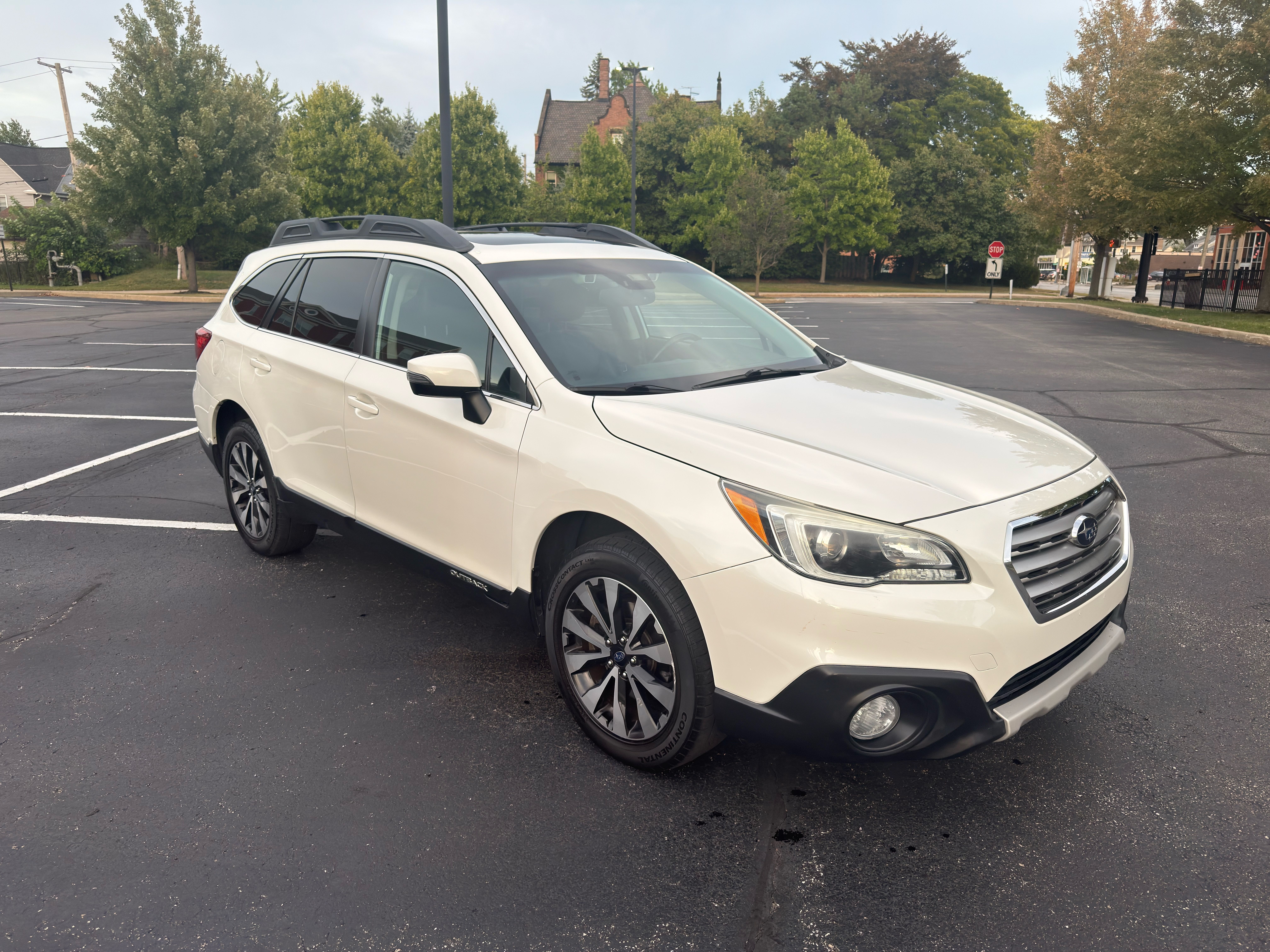Used 2015 Subaru Outback 2.5i Limited AWD/4WD image 1
