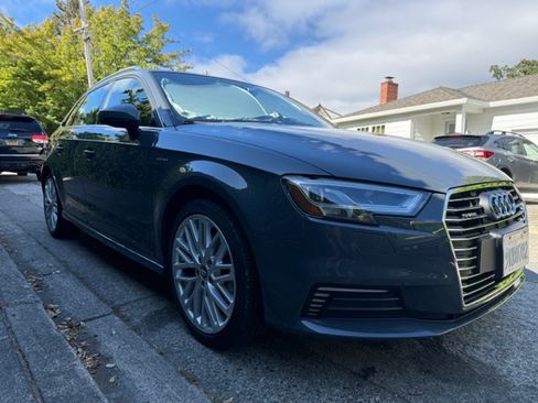 Used 2018 Audi A3 e-tron Premium Plus w/ Technology Package FWD image 18