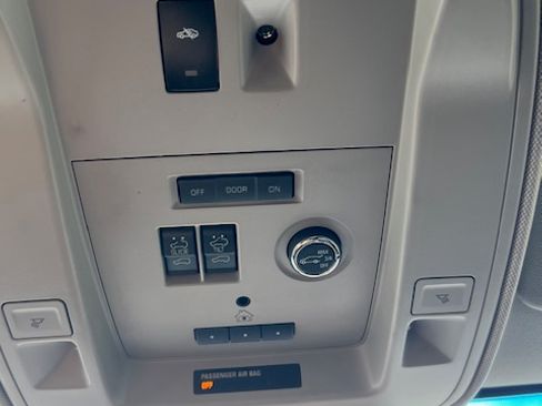 Used 2018 Chevrolet Tahoe Premier image 15