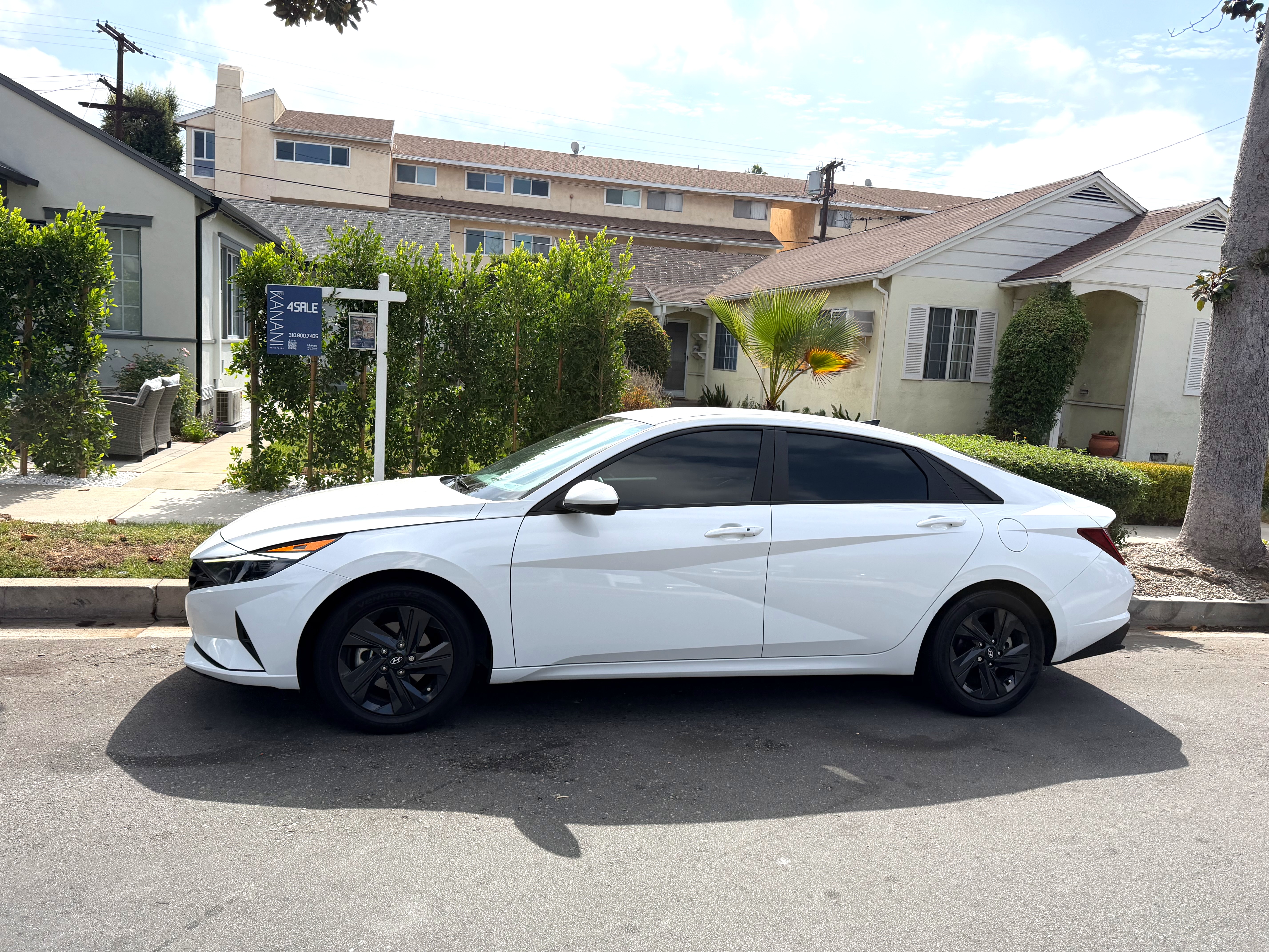 Used 2023 Hyundai Elantra Blue FWD image 1