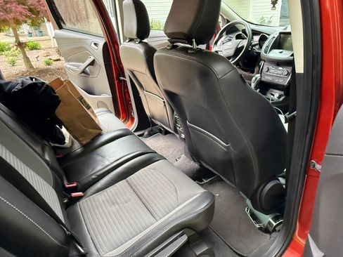 Used 2019 Ford Escape SE AWD/4WD image 5