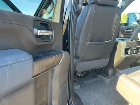 Used 2021 GMC Sierra 3500 Denali w/ Denali Ultimate Package image 19