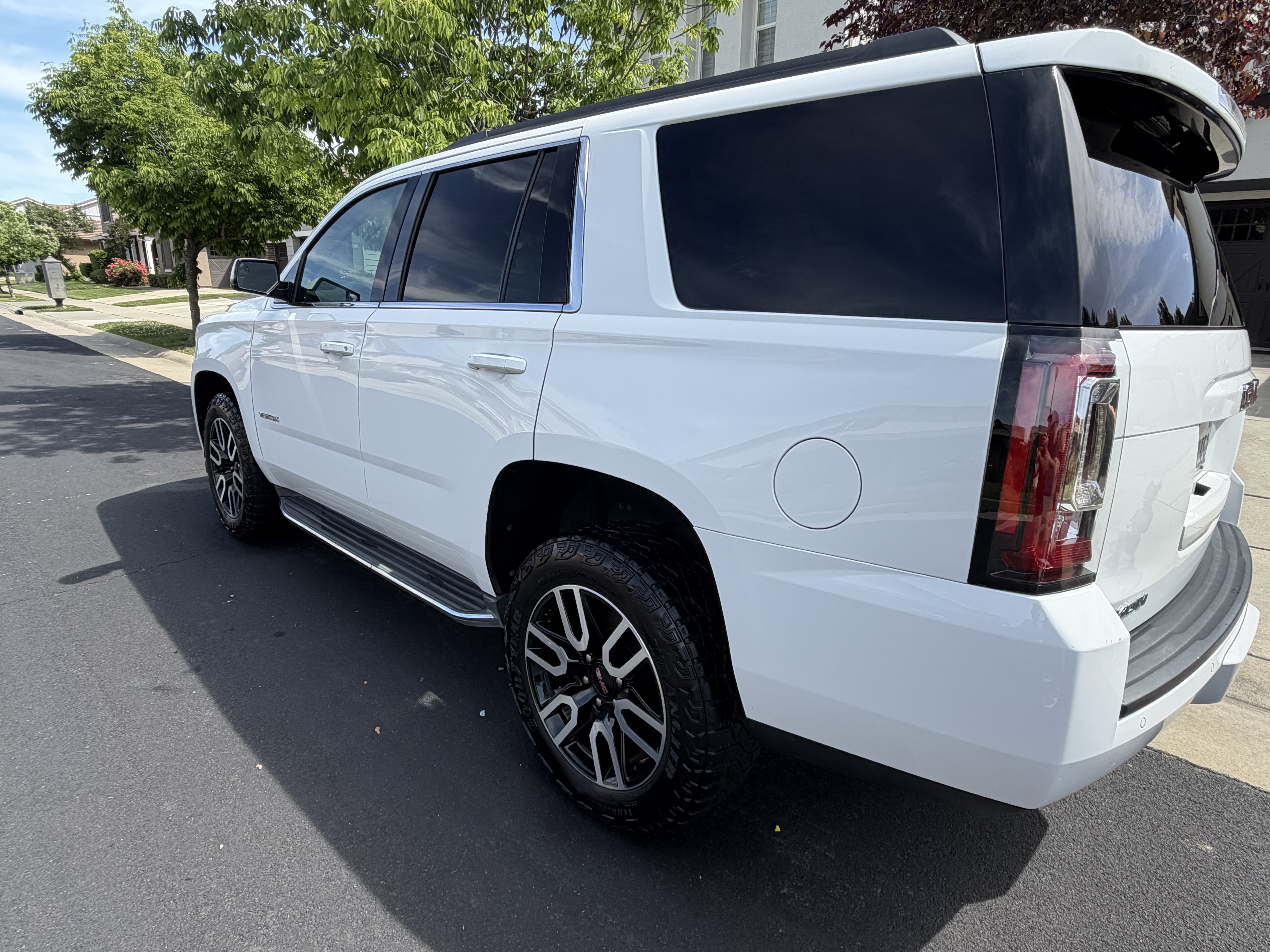 Used 2016 GMC Yukon SLE RWD image 8