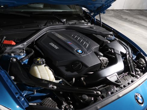 Used 2018 BMW M2 RWD image 16