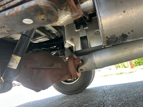 Used 2004 GMC Sierra 3500 SLT w/ Heavy-Duty Power Package image 16