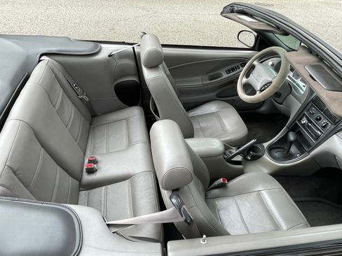 Used 2000 Ford Mustang Convertible RWD image 14