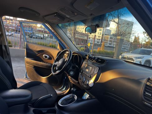 Used 2016 Kia Soul + w/ Designer's Package image 26