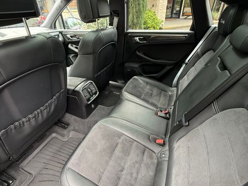 Used 2018 Porsche Macan Turbo AWD/4WD image 9