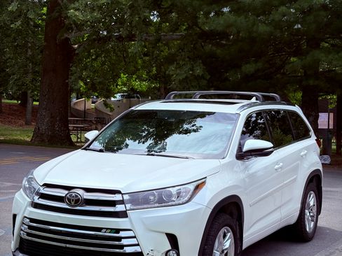 Used 2018 Toyota Highlander Limited AWD/4WD image 13