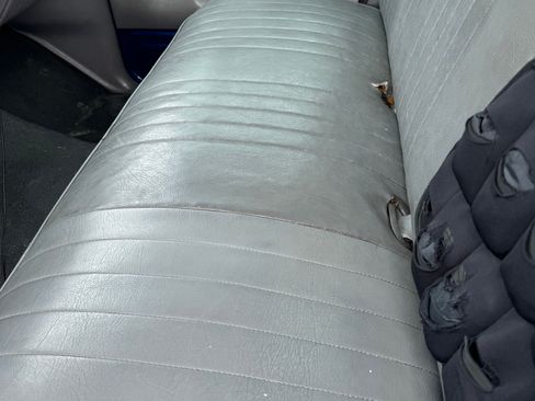 Used 1997 Ford F250 2WD Regular Cab Heavy Duty image 9