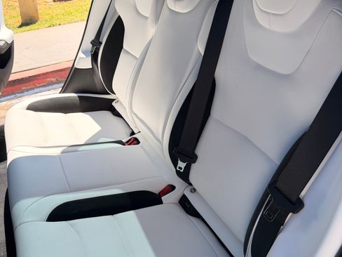 Used 2024 Tesla Model S Plaid image 15